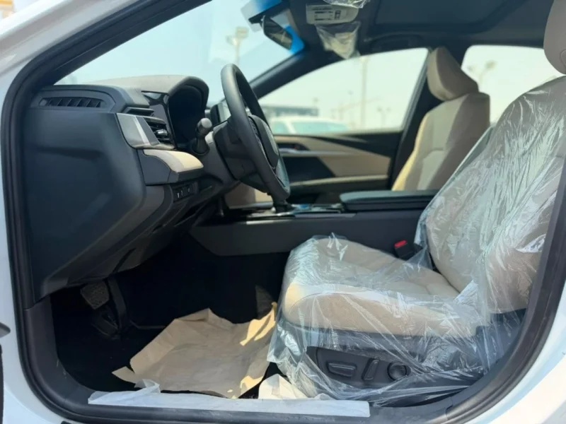 2026 Toyota Camry GLE HEV 2.5 Litres 4 Cylinders Engine White Beige Sedan GCC Specs Automatic