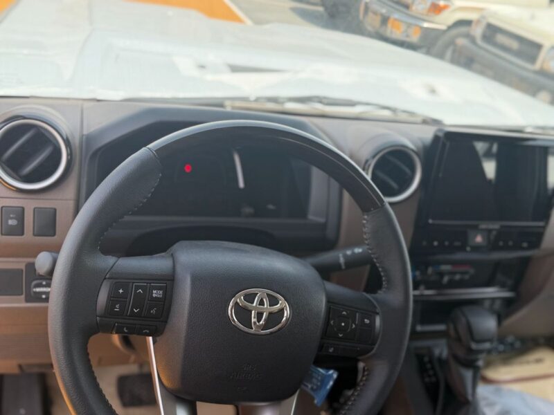 2026 Toyota Land Cruiser LC79 4.0L 6 Cylinders Petrol Engine Grey Tan Pickup Truck GCC