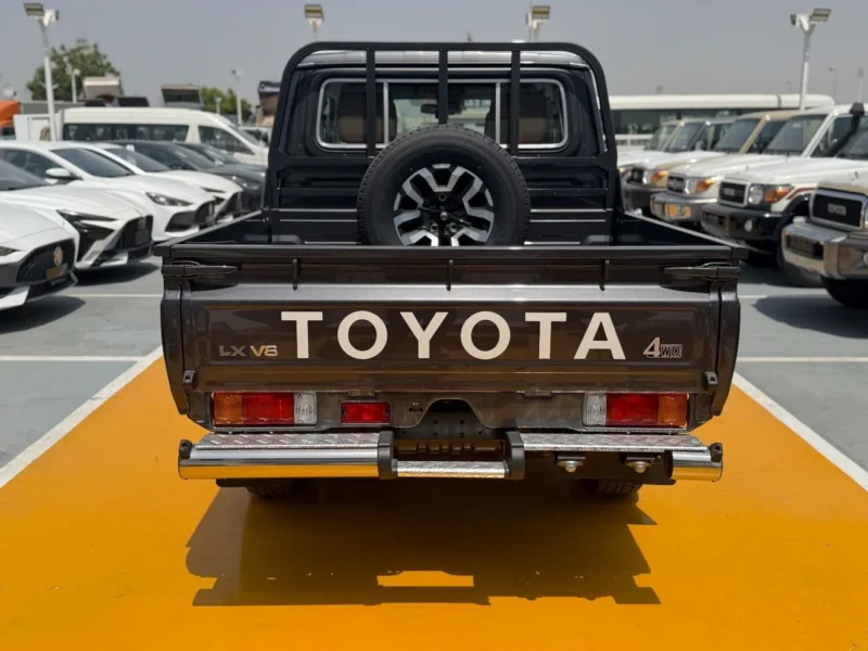 2026 Toyota Land Cruiser LC79 4.0L 6 Cylinders Petrol Engine Grey Tan Pickup Truck GCC