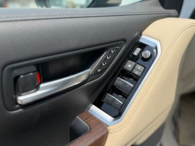 2025 Toyota Land Cruiser VX 3.5 Litres 6 Cylinders HYBRID Engine White Beige SUV GCC Specs