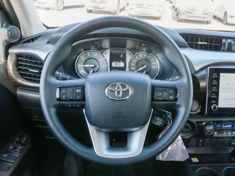 2026 TOYOTA HILUX SR5 DCAB 2.8 Litres 4 Cylinders Diesel Engine Grey Black Pickup Truck GCC