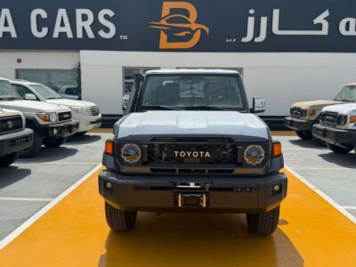 2026 Toyota Land Cruiser LC79 4.0L 6 Cylinders Petrol Engine Grey Tan Pickup Truck GCC