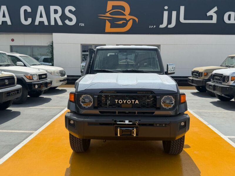 2026 Toyota Land Cruiser LC79 4.0L 6 Cylinders Petrol Engine Grey Tan Pickup Truck GCC