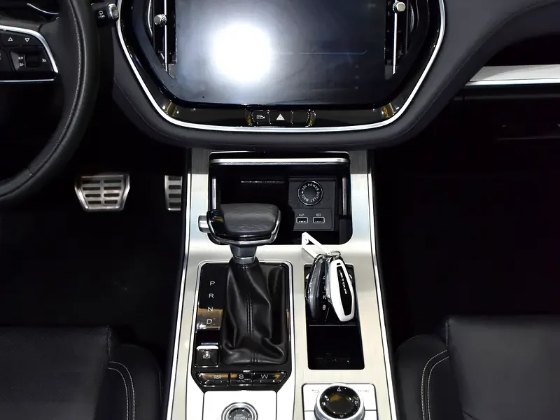 2024 Jetour X70 Luxury 4 Cylinders Petrol Engine White Black SUV GCC Specs Automatic