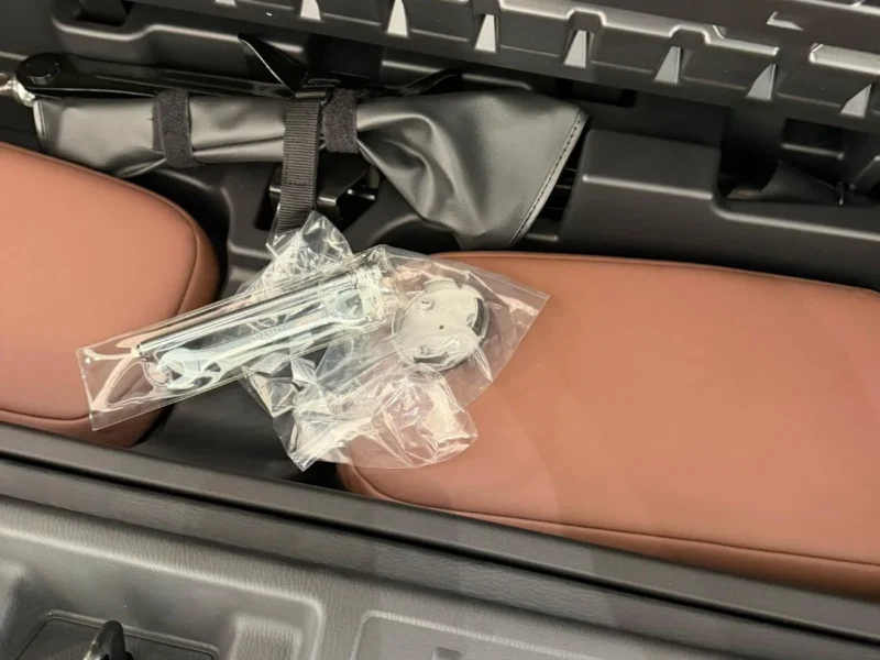 2026 Mitsubishi Outlander PLATINUM 2.5L 4 Cylinders Petrol Engine White Brown SUV GCC Specs