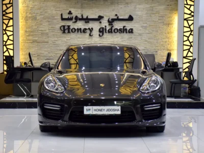 2014 Porsche Panamera GTS 8 Cylinders Petrol Engine Brown Black Wagon GCC Specs Automatic
