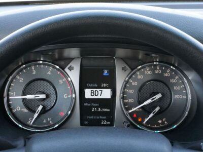 2026 TOYOTA HILUX SR5 DCAB 2.8 Litres 4 Cylinders Diesel Engine Grey Black Pickup Truck GCC