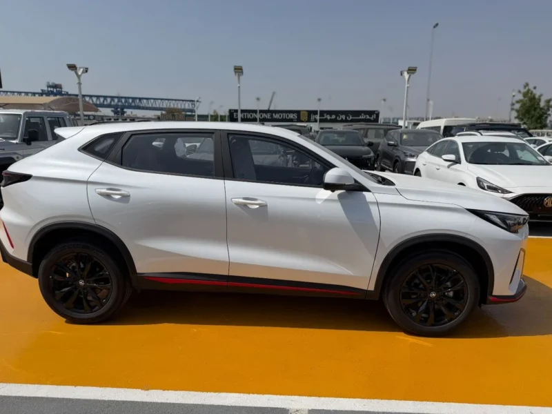 2025 Changan X5 Plus 1.5L Turbocharged 4-cylinder Petrol Engine White Red SUV Chinese Specs