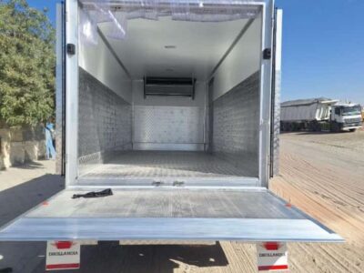 2026 MITSUBISHI CANTER WITH FREEZING AND COOLING FRIDGE 4.2-liter Diesel Engine Truck