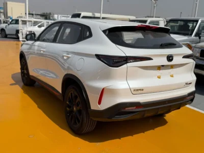 2025 Changan X5 Plus 1.5L Turbocharged 4-cylinder Petrol Engine White Red SUV Chinese Specs