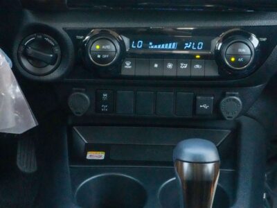 2026 TOYOTA HILUX SR5 DCAB 2.8 Litres 4 Cylinders Diesel Engine Grey Black Pickup Truck GCC