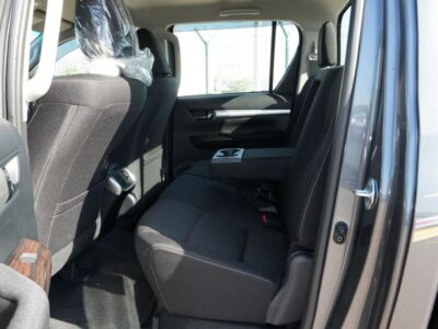 2026 TOYOTA HILUX SR5 DCAB 2.8 Litres 4 Cylinders Diesel Engine Grey Black Pickup Truck GCC