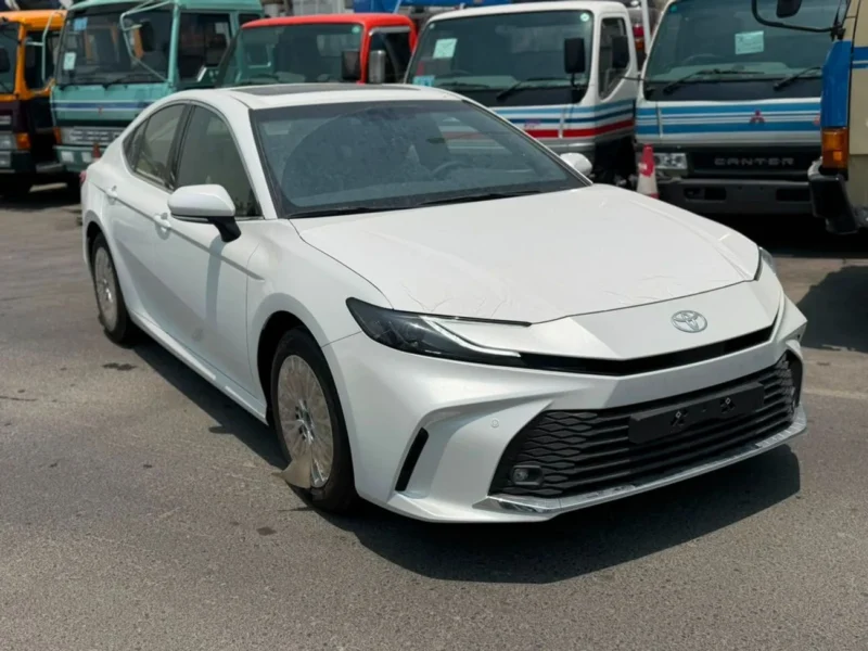 2026 Toyota Camry GLE HEV 2.5 Litres 4 Cylinders Engine White Beige Sedan GCC Specs Automatic