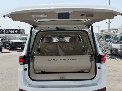 2025 Toyota Land Cruiser VX 3.5 Litres 6 Cylinders HYBRID Engine White Beige SUV GCC Specs