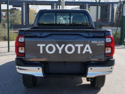 2026 TOYOTA HILUX SR5 DCAB 2.8 Litres 4 Cylinders Diesel Engine Grey Black Pickup Truck GCC