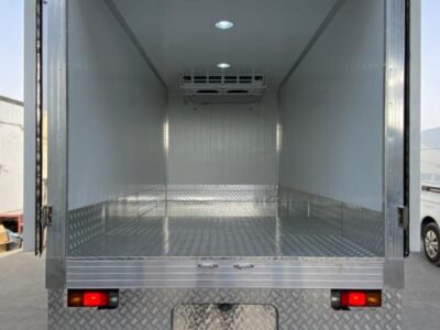 2026 MITSUBISHI CANTER WITH FREEZING AND COOLING FRIDGE 4.2-liter Diesel Engine Truck