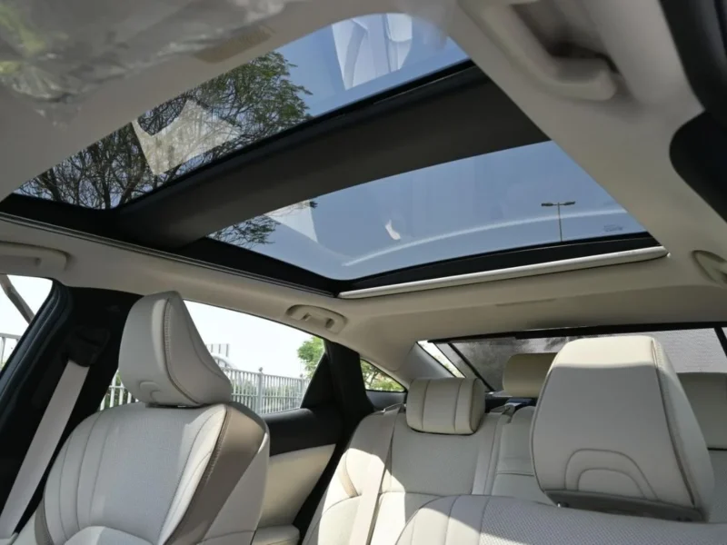 2026 Toyota Crown PLATINUM 2.5L HYBRID 4 Cylinders Engine White Beige Sedan GCC TOP OPTION
