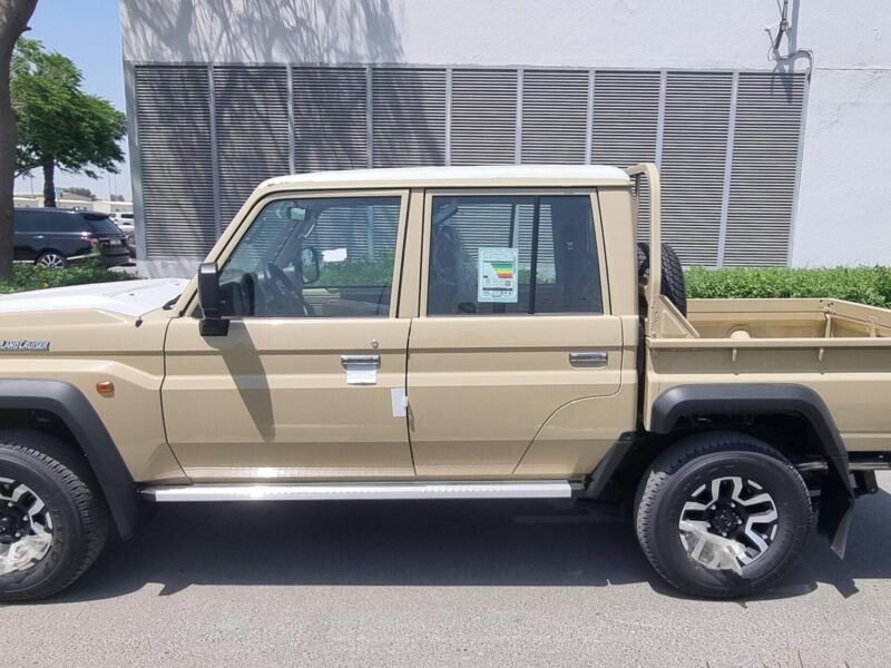 2026 Toyota Land Cruiser DOUBLE CABIN LX 4.0L 6 Cylinders Petrol Engine Beige Pickup Truck