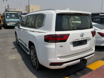 2025 Toyota Land Cruiser VX 3.5 Litres 6 Cylinders HYBRID Engine White Beige SUV GCC Specs