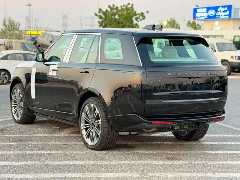 2026 Land Rover Range Rover HSE P400 3.0 L Inline-6 Petrol Engine Black Beige SUV GCC Specs