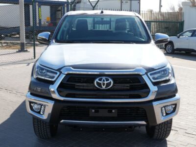 2026 TOYOTA HILUX SR5 DCAB 2.8 Litres 4 Cylinders Diesel Engine Grey Black Pickup Truck GCC