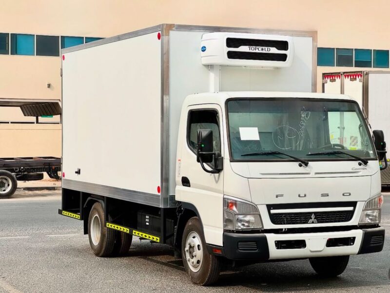 2026 MITSUBISHI CANTER WITH FREEZING AND COOLING FRIDGE 4.2-liter Diesel Engine Truck