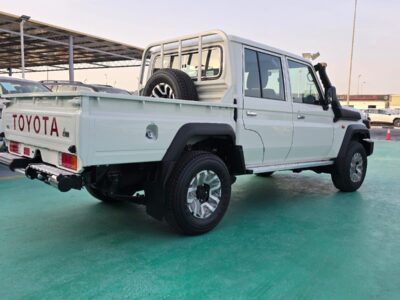 2026 Toyota Land Cruiser 79 LX 4.0L 6 Cylinders Petrol Engine White Black Pickup Truck GCC