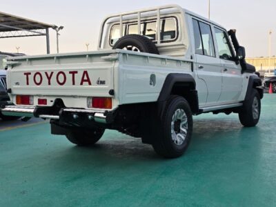 2026 Toyota Land Cruiser 79 LX 4.0L 6 Cylinders Petrol Engine White Black Pickup Truck GCC