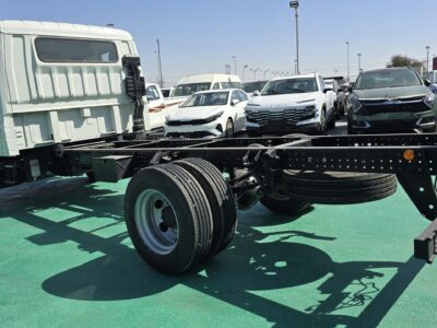 2026 Mitsubishi Fuso Canter Double Cab 3.0 Liter 4-cylinder Turbo Diesel White Black Truck