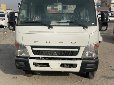 2026 MITSUBISHI CANTER RECOVERY 4.2-liter 4 Cylinder Diesel engine White Grey Truck GCC