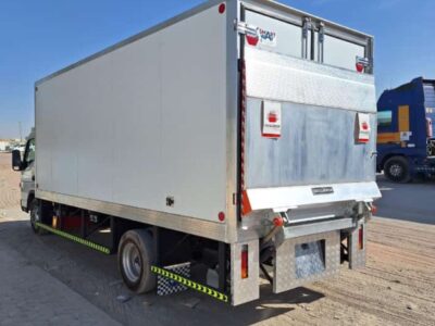 2026 MITSUBISHI CANTER WITH FREEZING AND COOLING FRIDGE 4.2-liter Diesel Engine Truck