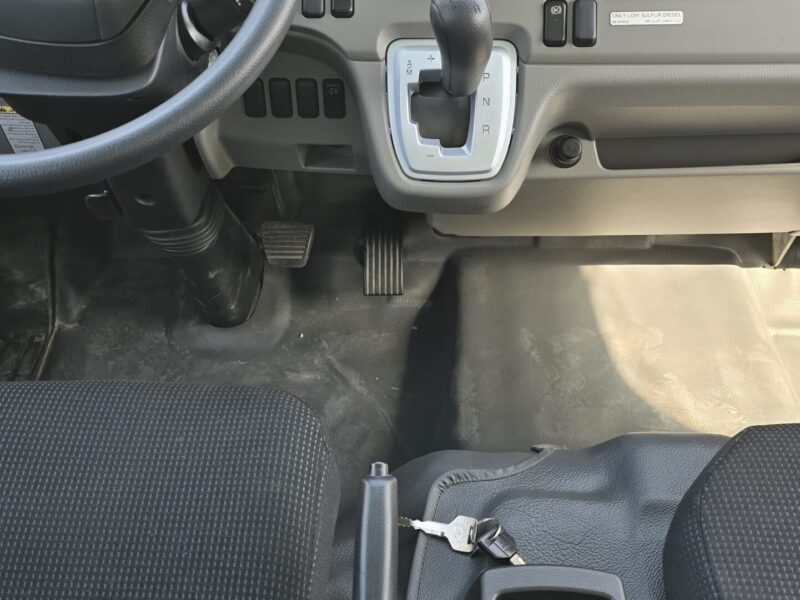 2026 Mitsubishi Fuso Canter Double Cab 3.0 Liter 4-cylinder Turbo Diesel White Black Truck