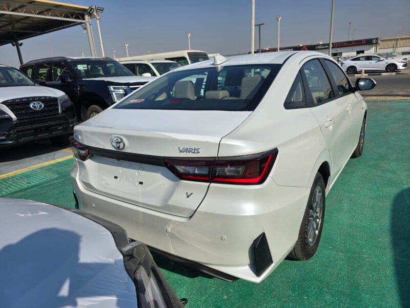 2026 Toyota Yaris 1.3 Litres 4-Cylinder Petrol Engine White Beige Sedan GCC Specs