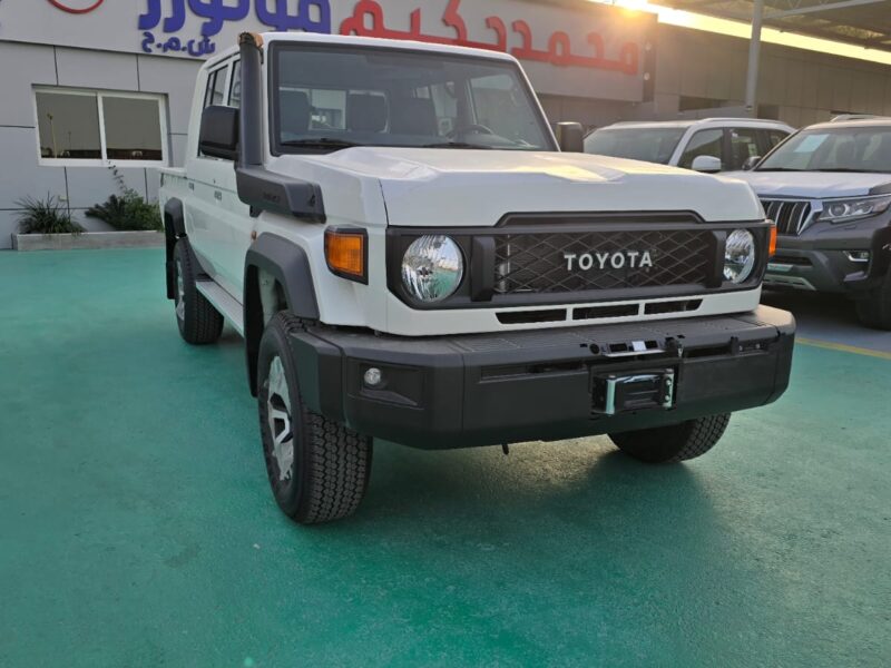 2026 Toyota Land Cruiser 79 LX 4.0L 6 Cylinders Petrol Engine White Black Pickup Truck GCC