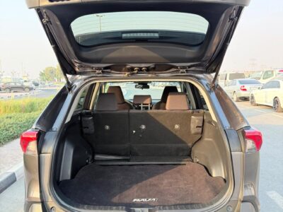 2019 TOYOTA RAV4 LE AWD 2.5 Litres V4 Petrol Engine Grey Black SUV American Specs