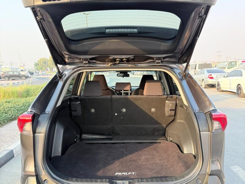 2019 TOYOTA RAV4 LE AWD 2.5 Litres V4 Petrol Engine Grey Black SUV American Specs