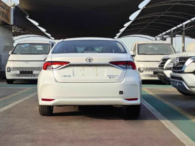 2025 Toyota Corolla XLI EXECUTIVE 1.8L V4 PETROL Engine White Black Sedan Chinese Specs