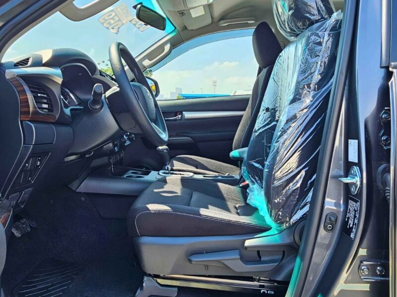 2026 Toyota Hilux SR5 TRD WOOD INTERIOR 4.0L PETROL V6 4WD Grey Black Pickup Truck GCC