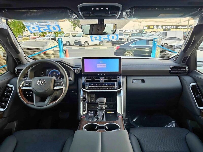 2025 Toyota Land Cruiser GXR 3.5 Litres Twin Turbo 6 Cylinders Petrol Engine Black SUV GCC Specs