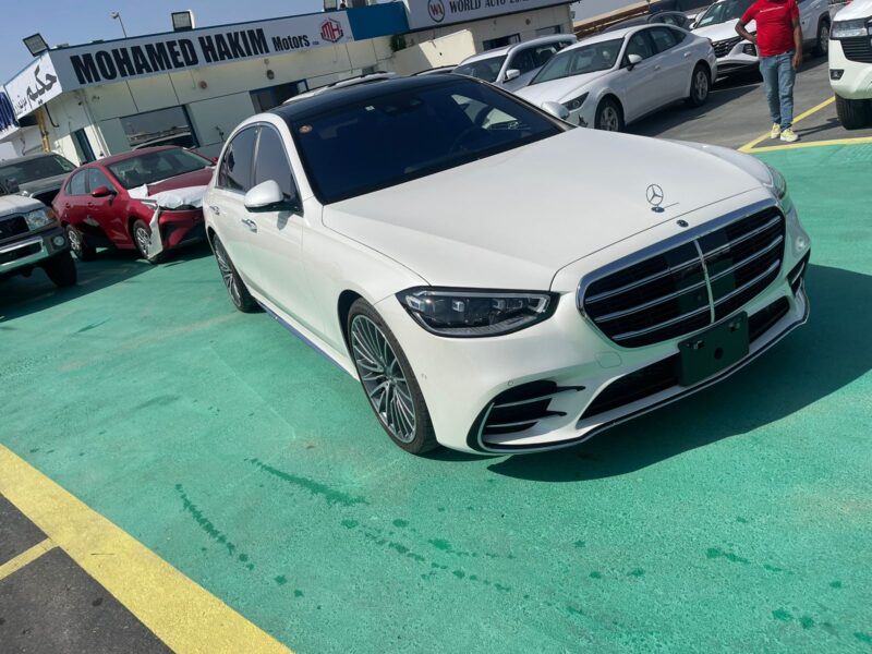 2024 Mercedes-Benz S 500 3.0-liter turbocharged inline-6 Engine White Black Sedan GCC Specs
