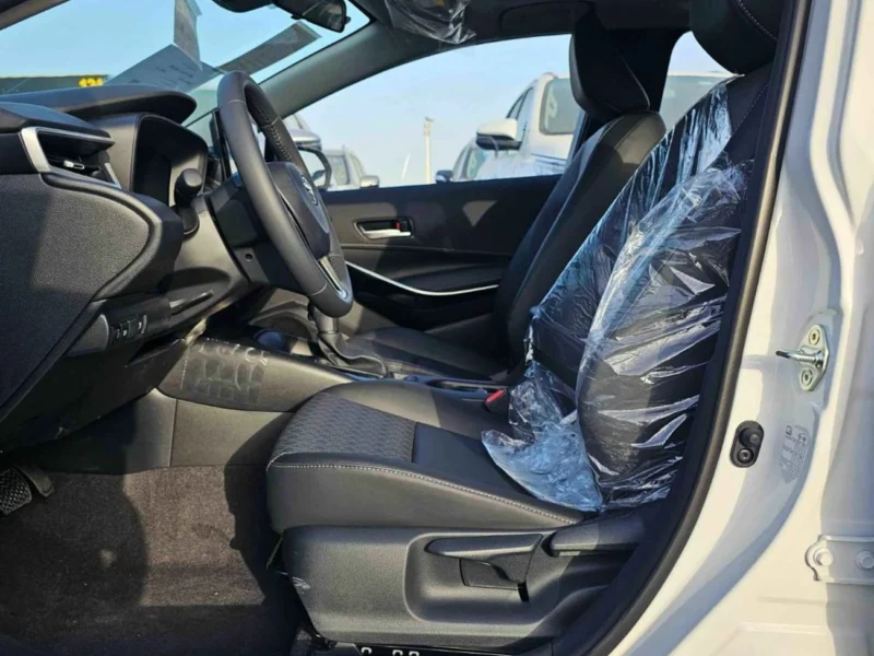 2025 Toyota Corolla XLI EXECUTIVE 1.8L V4 PETROL Engine White Black Sedan Chinese Specs