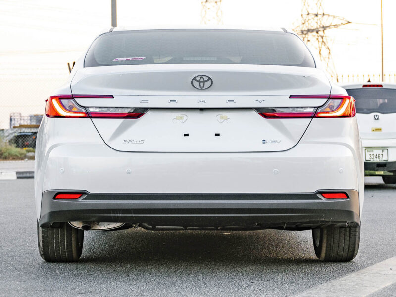 2026 Toyota Camry E-plus 2.5L Inline-4 Hybrid with Atkinson Cycle White Beige Sedan GCC
