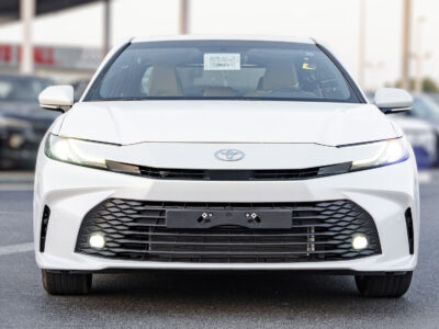 2026 Toyota Camry E-plus 2.5L Inline-4 Hybrid with Atkinson Cycle White Beige Sedan GCC
