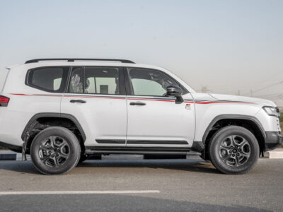 2025 Toyota Land Cruiser GR-Sport 3.5L V6 Twin-Turbo Hybrid Engine White Red SUV GCC