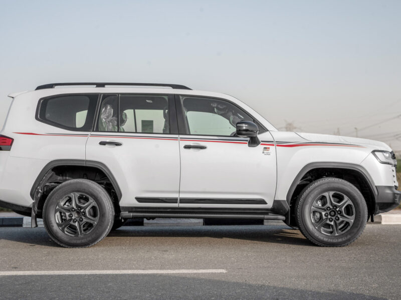 2025 Toyota Land Cruiser GR-Sport 3.5L V6 Twin-Turbo Hybrid Engine White Red SUV GCC