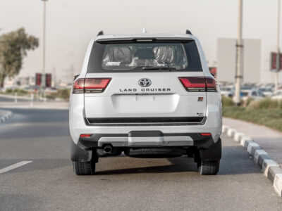 2025 Toyota Land Cruiser GR-Sport 3.5L V6 Twin-Turbo Hybrid Engine White Red SUV GCC