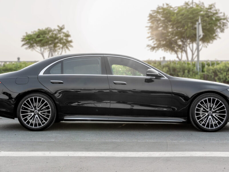 2025 Mercedes Benz S 580 4Matic 4.0L V8 Twin-Turbo Petrol Engine EQ Boost Black Sedan