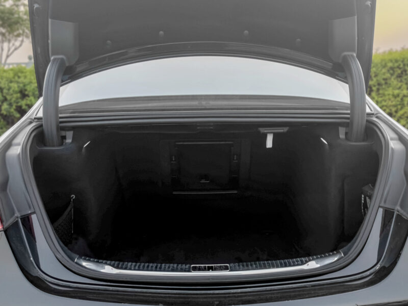 2025 Mercedes Benz S 580 4Matic 4.0L V8 Twin-Turbo Petrol Engine EQ Boost Black Sedan