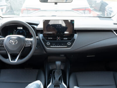 2026 Toyota Corolla 1.8L 4-cylinder Atkinson-cycle Petrol Engine White Black Sedan GCC