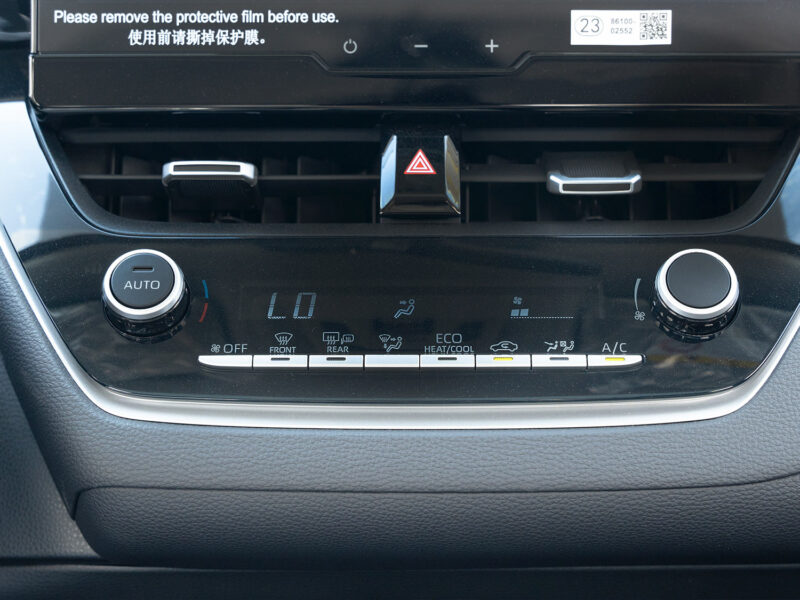 2026 Toyota Corolla 1.8L 4-cylinder Atkinson-cycle Petrol Engine White Black Sedan GCC